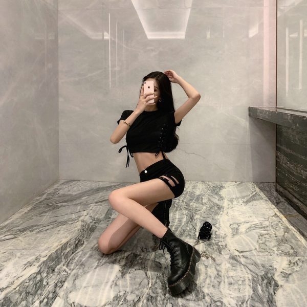 ⁦Double Buckle Design High Waist Stretch Tight Shorts For Women⁩ - الصورة ⁦3⁩