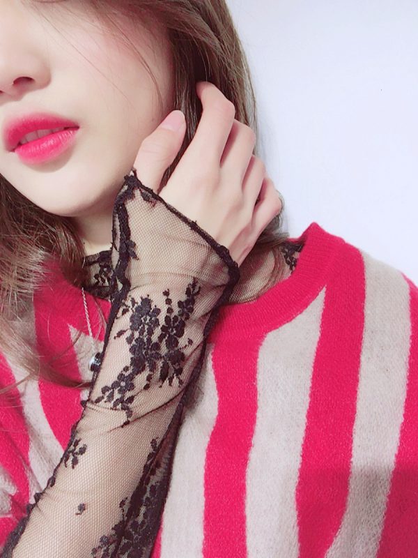 ⁦Lace Mesh See-through Bottoming Shirt Girls Wear All-match Sexy Long-sleeved Tops And Mesh Shirts⁩ - الصورة ⁦5⁩