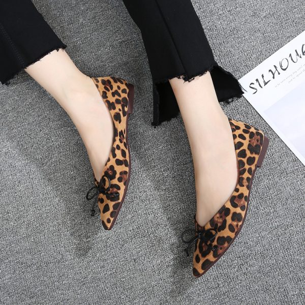⁦Women flats Shoes Leopard Pattern Slip On ballerina Pointed Toe Suede⁩ - الصورة ⁦5⁩