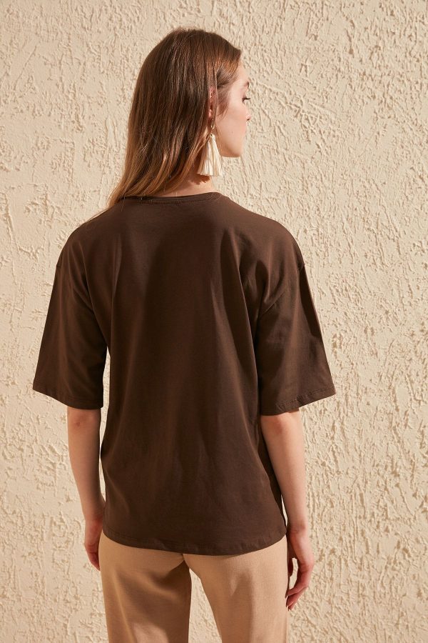 ⁦Women's cotton t-shirts brown Printed top⁩ - الصورة ⁦9⁩