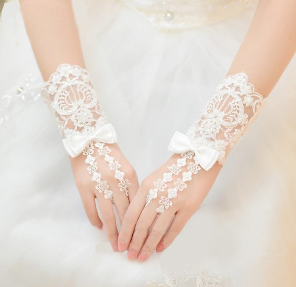 ⁦Bridal Bead Short Wedding Glove Accessories⁩ - الصورة ⁦3⁩