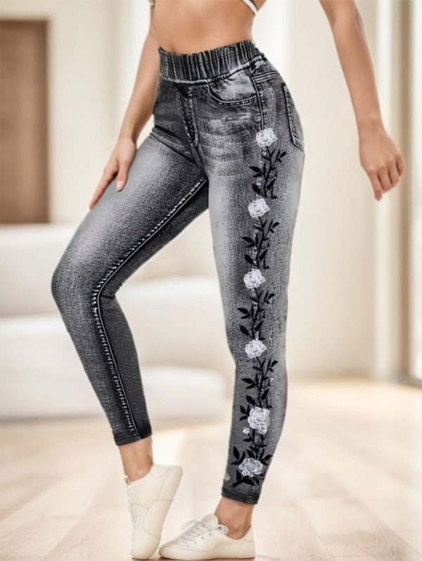 ⁦Women's Printed Jeans⁩ - الصورة ⁦2⁩