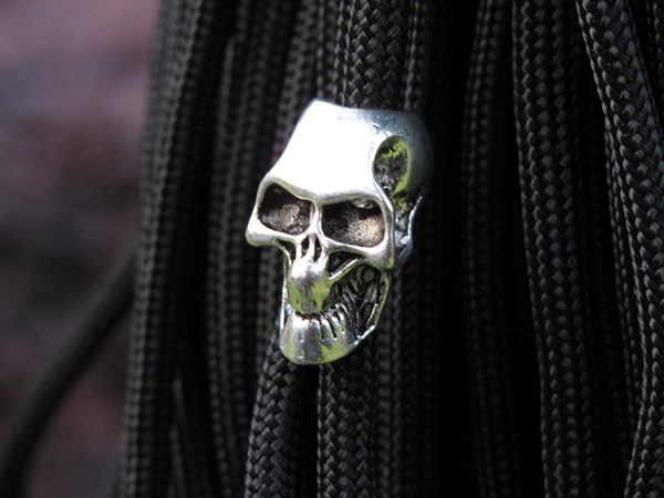 ⁦Outdoor Knife Pendant Zinc Alloy Hand-knitted Accessories Skull Accessories⁩ - الصورة ⁦2⁩