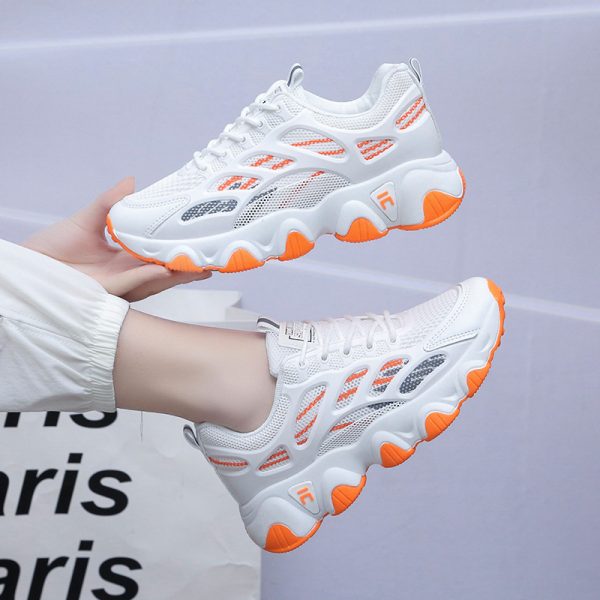 ⁦Women's Sneakers Lace-up Mesh Running Sports Shoes Wave Sole Flats Shoes⁩ - الصورة ⁦2⁩