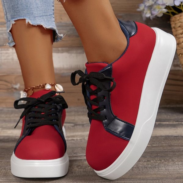 ⁦New Lace-up Flats Women Walking Sports Skateboard Shoes Retro Fashion Casual Sneakers⁩ - الصورة ⁦6⁩