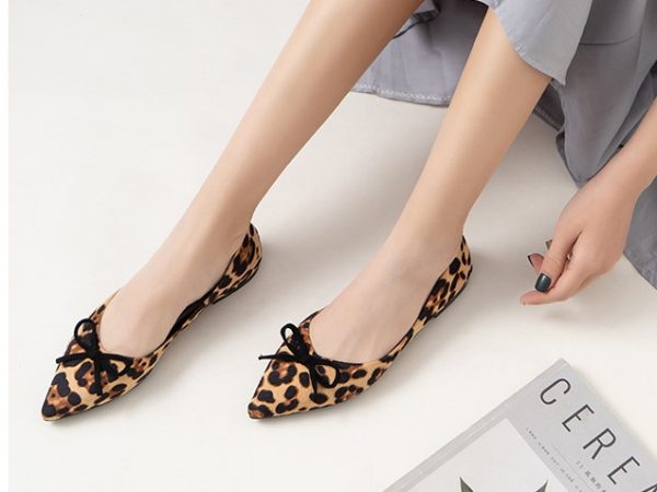 ⁦Women flats Shoes Leopard Pattern Slip On ballerina Pointed Toe Suede⁩ - الصورة ⁦7⁩