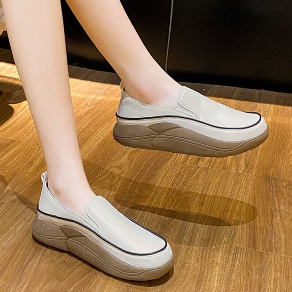 ⁦Women's Loafers Comfortable Slip-on Flats Shoes⁩ - الصورة ⁦2⁩