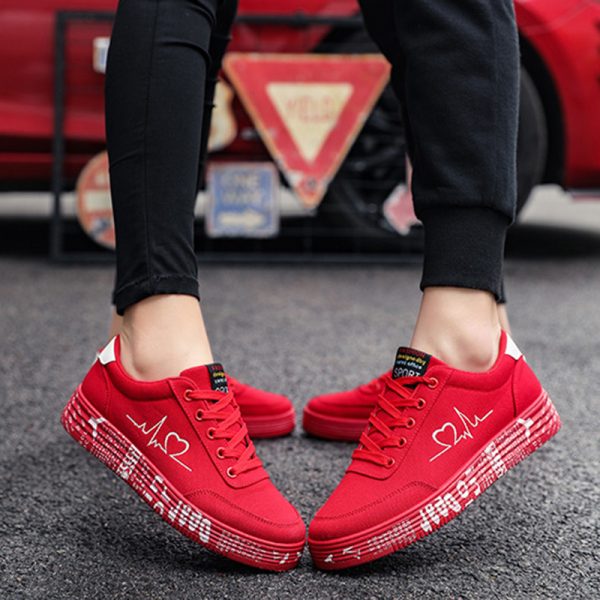 ⁦Love Print Canvas Shoes Women Men Flats Lace-up Casual Shoes Lover Sports Shoes Valentines Day⁩ - الصورة ⁦2⁩
