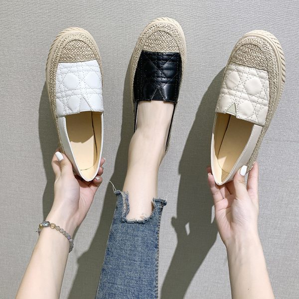 ⁦Women's Outdoor Round Toe Flats Fashion Casual Shoes⁩ - الصورة ⁦2⁩