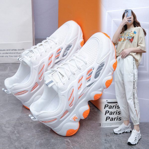 ⁦Women's Sneakers Lace-up Mesh Running Sports Shoes Wave Sole Flats Shoes⁩ - الصورة ⁦4⁩