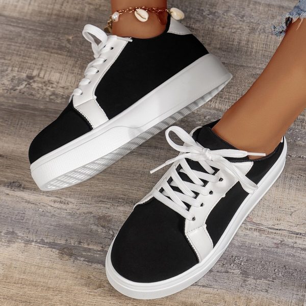 ⁦New Lace-up Flats Women Walking Sports Skateboard Shoes Retro Fashion Casual Sneakers⁩ - الصورة ⁦7⁩