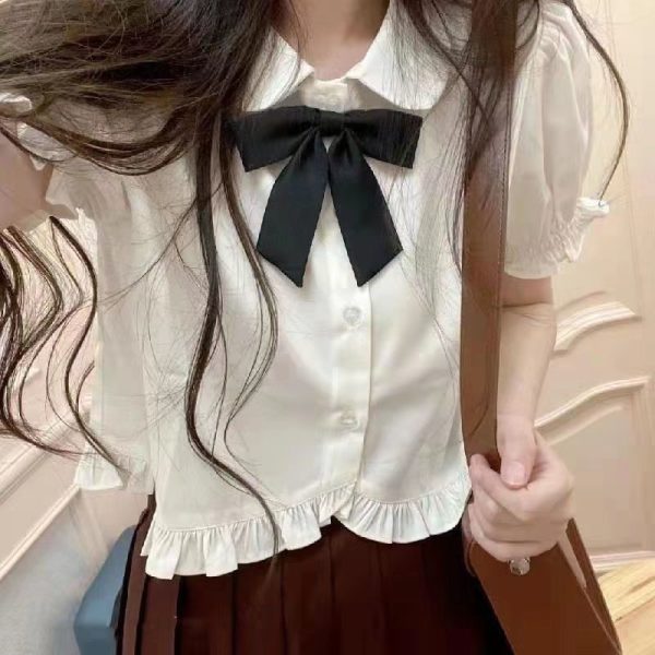 ⁦Women's Summer College Style Puff Sleeve White Short Sleeve Shirt⁩ - الصورة ⁦7⁩