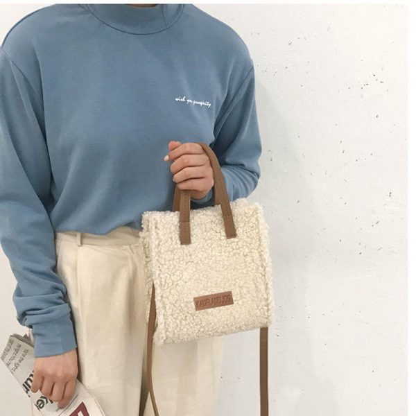 ⁦Women's Fashion Lamb Wool Crossbody Bag⁩ - الصورة ⁦5⁩