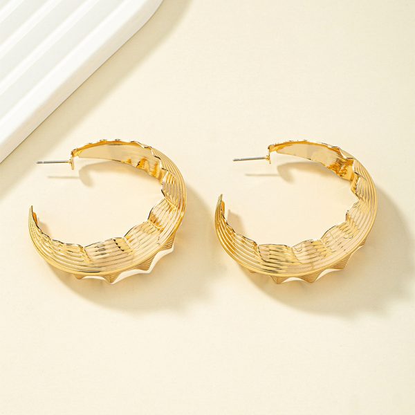 ⁦Simple Fashion Metal Geometry Trending Earrings⁩ - الصورة ⁦3⁩