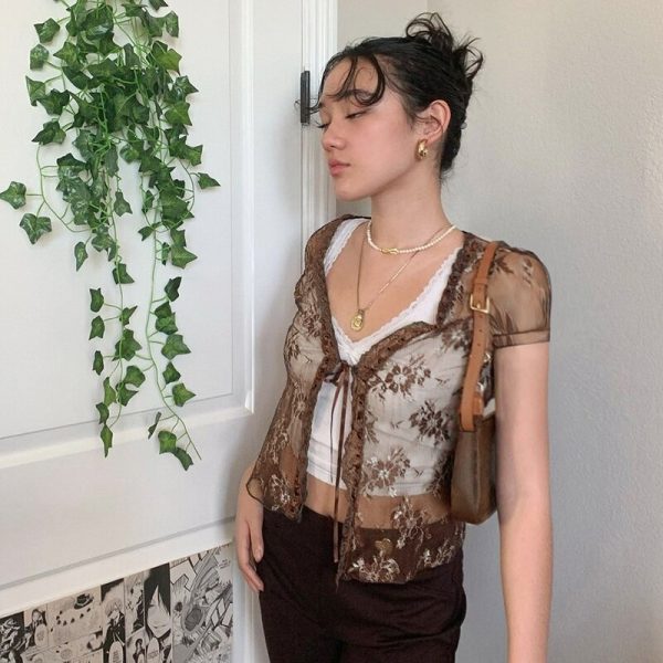 ⁦Women's Lace Small Cardigan Short Sleeve Top⁩ - الصورة ⁦4⁩