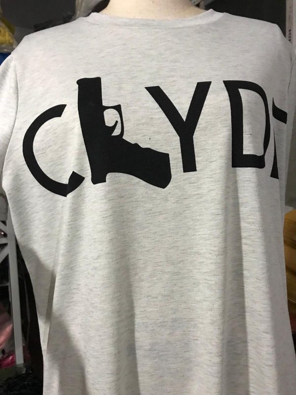 ⁦Customized T-shirts For Men And Women⁩ - الصورة ⁦4⁩