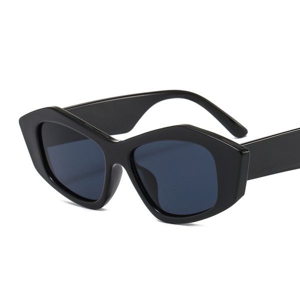 ⁦Striped Sunglasses For Men And Women Small Frame Geometry⁩ - الصورة ⁦2⁩