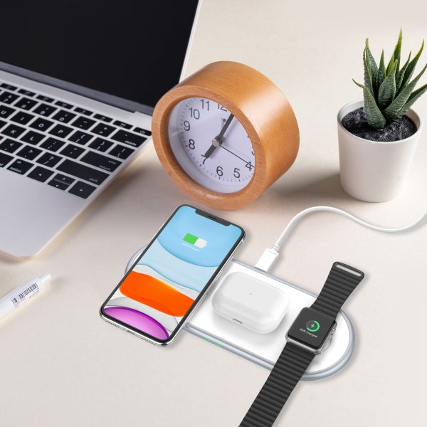 ⁦3 in 1 wireless charger⁩ - الصورة ⁦4⁩