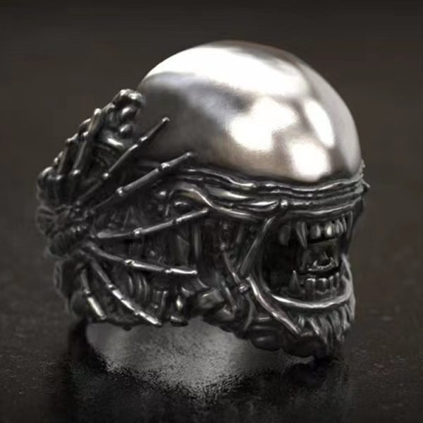 ⁦Trending Creative Retro Skull Exaggeration⁩ - الصورة ⁦3⁩