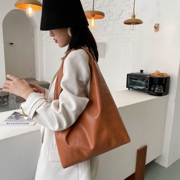 ⁦Women's Fashion Trending Shoulder Bag⁩ - الصورة ⁦5⁩