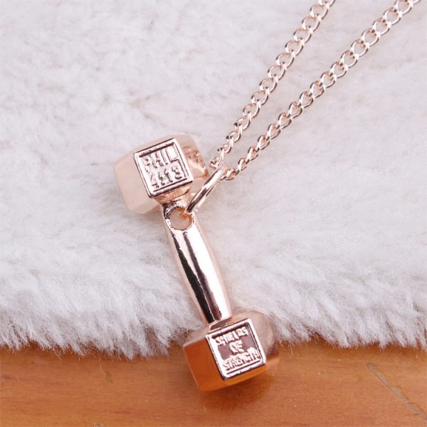⁦European fashion fitness dumbbell Necklace Pendant Korean couple men domineering female personality titanium barbell accessories⁩ - الصورة ⁦6⁩
