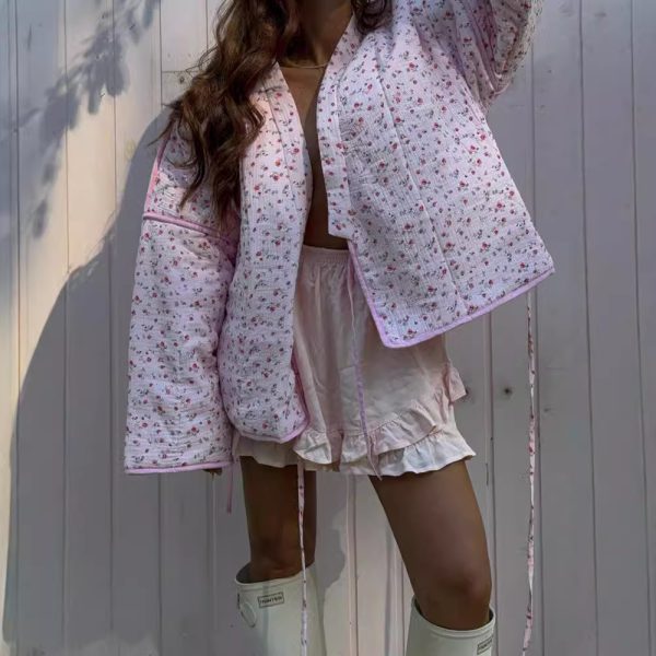 ⁦Sweet Floral Lace-up Cotton-padded Clothes V-neck Flared Sleeves Cotton-padded Clothes⁩ - الصورة ⁦2⁩