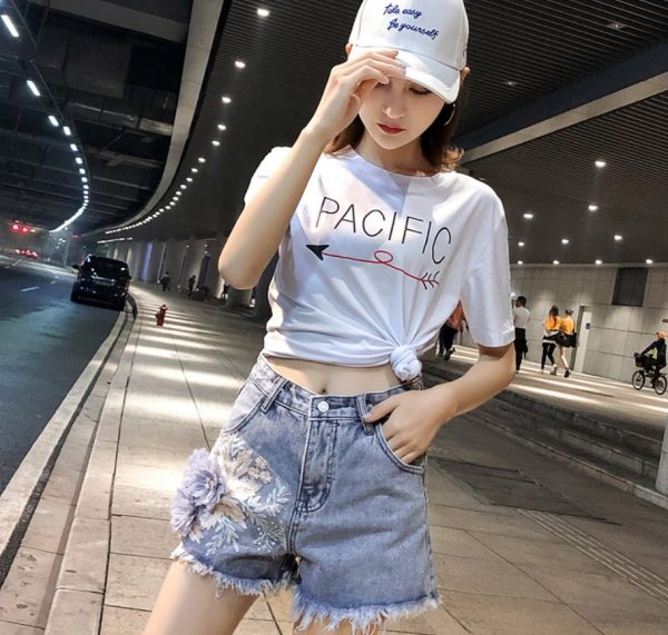 ⁦women Jeans Shorts⁩ - الصورة ⁦3⁩