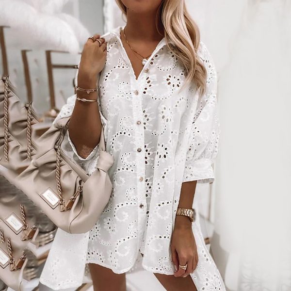 ⁦Women's Floral Eyelet Embroidery Collared Half Sleeve Blouses Button Down Casual Shirts⁩ - الصورة ⁦4⁩