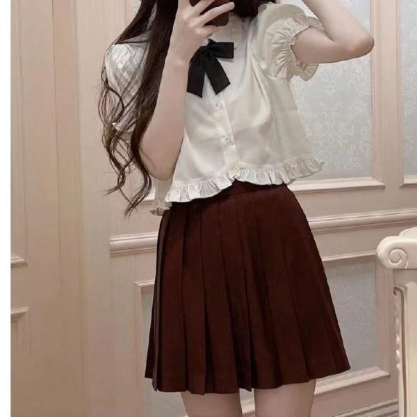 ⁦Women's Summer College Style Puff Sleeve White Short Sleeve Shirt⁩ - الصورة ⁦5⁩