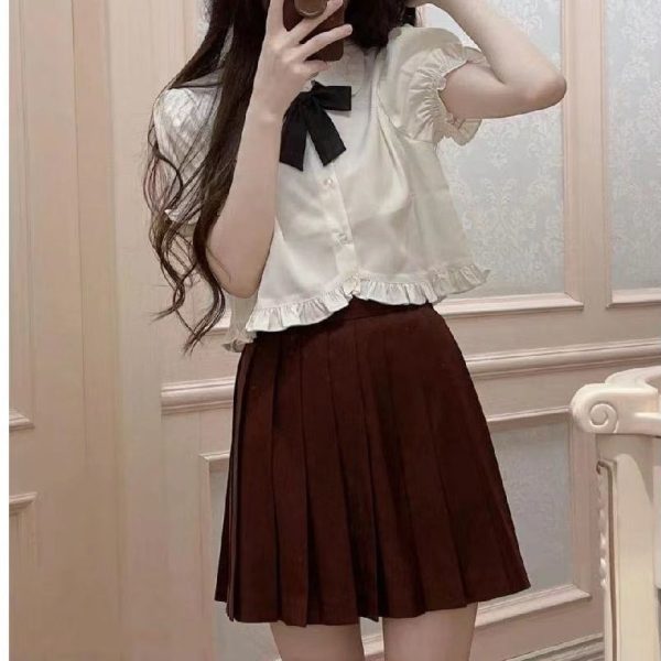 ⁦Women's Summer College Style Puff Sleeve White Short Sleeve Shirt⁩ - الصورة ⁦4⁩