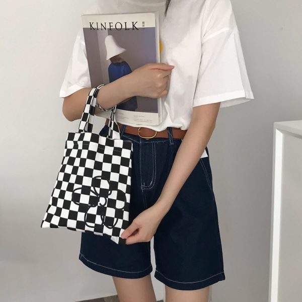 ⁦Black And White Small Handbag Ins New Canvas Handbag Women⁩ - الصورة ⁦4⁩