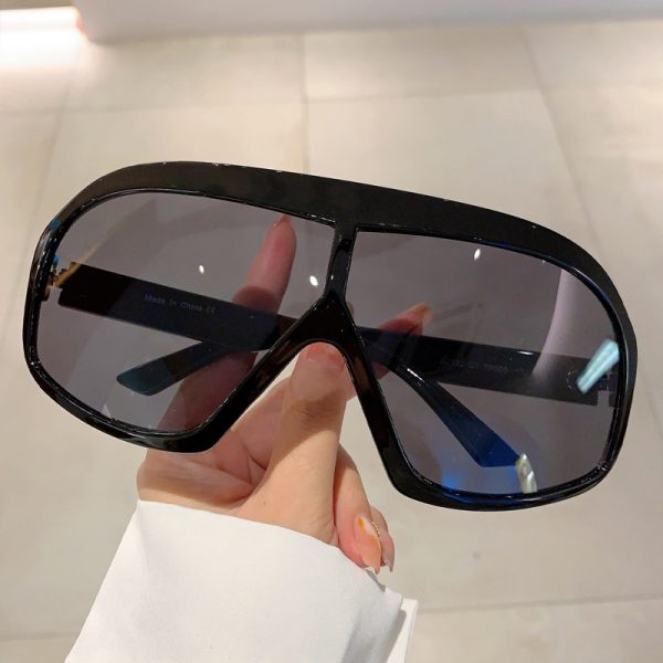 ⁦Women's European And American Fashion Sunglasses⁩ - الصورة ⁦6⁩