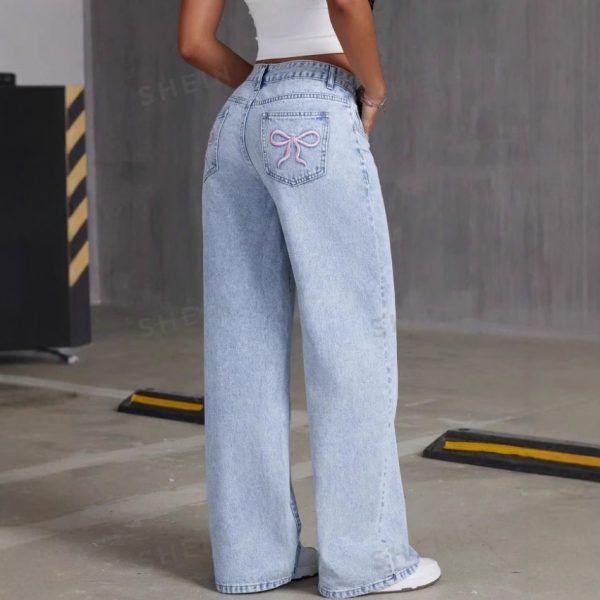 ⁦Vintage Bow Embroidered Washed Jeans For Women Straight Loose Trousers⁩ - الصورة ⁦4⁩