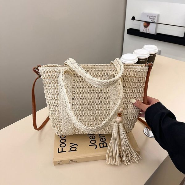 ⁦New Women's Portable Shoulder Crossbody Straw Bag Large Capacity⁩ - الصورة ⁦2⁩
