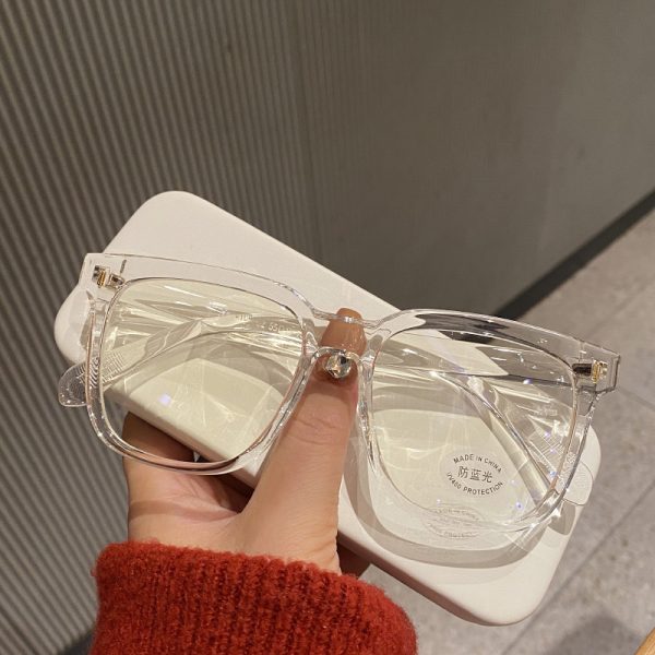 ⁦Retro Black Frame Matte Big Rim Round Face Slimming Optical Glasses Anti-blue Light Female⁩ - الصورة ⁦3⁩