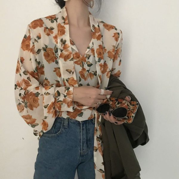 ⁦Women Retro Floral Chic Chiffon Spring Fall Fashion  Lace-up Design Soft Female Shirts Top Ins⁩ - الصورة ⁦2⁩