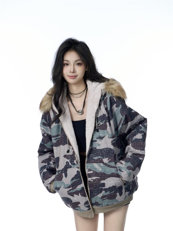 ⁦American Vintage Army Green Camouflage Fur Collar Hood Jacket⁩ - الصورة ⁦5⁩