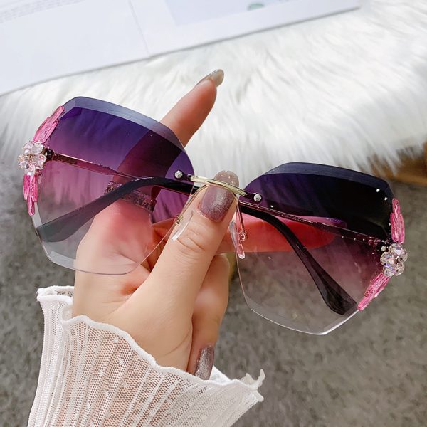 ⁦Sunglasses Female Rhinestone To Make Big Face Thin-looked UV Protection Sun Glasses⁩ - الصورة ⁦2⁩