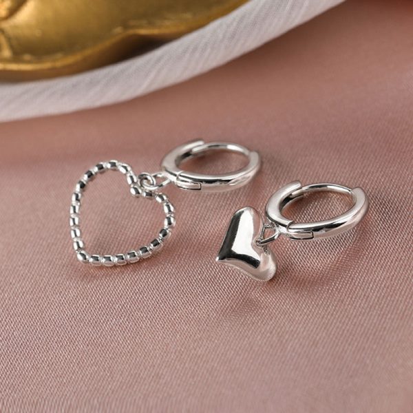 ⁦Fashion Trending Hollow Asymmetric Love Heart Earrings⁩ - الصورة ⁦2⁩