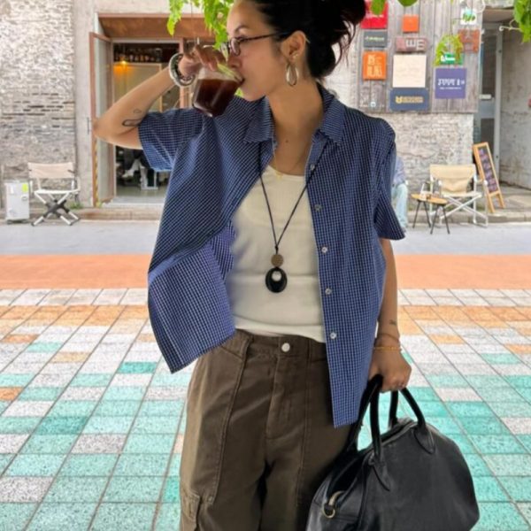 ⁦Blue Short Sleeve Plaid Shirt Female Summer Retro Loose Casual⁩ - الصورة ⁦5⁩