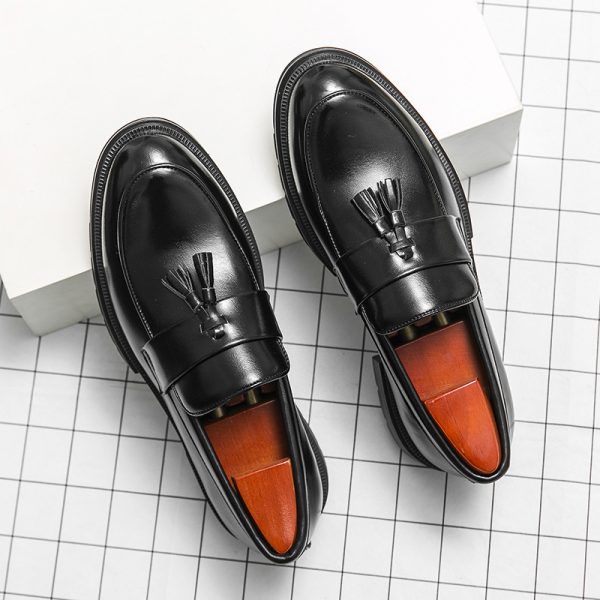 ⁦Brogue Business Casual Leather Shoes Men's Comfortable Breathable Tassel Slip-on Slip On Loafers Men⁩ - الصورة ⁦2⁩