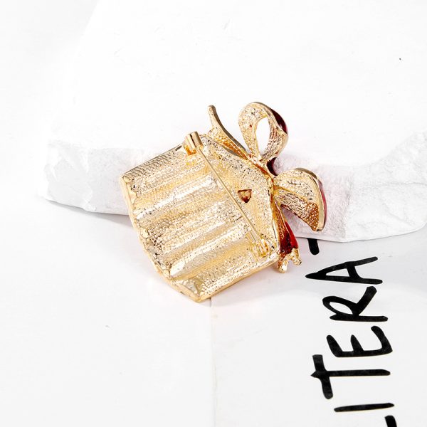 ⁦Box Christmas Series Brooch Diamond Drop Oil Bow Bag Accessories⁩ - الصورة ⁦4⁩