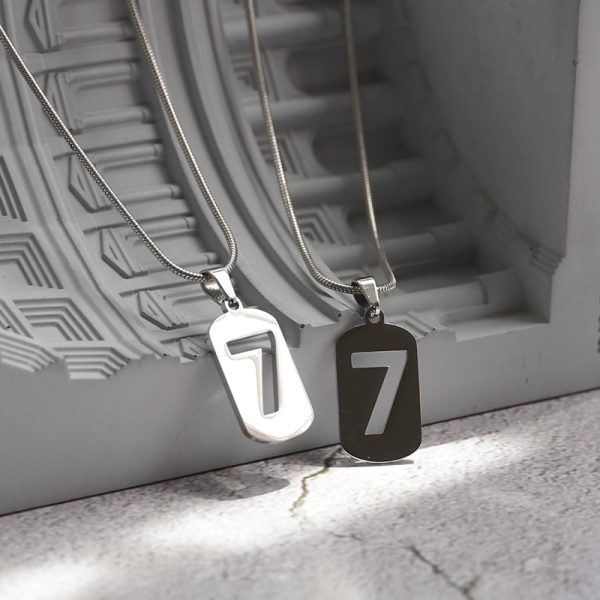 ⁦Sweater Accessories Lucky Number 7 Styling Necklace Ins Simple Earth Cool Jump Di Couple Men And Women Sweater Chain⁩ - الصورة ⁦3⁩