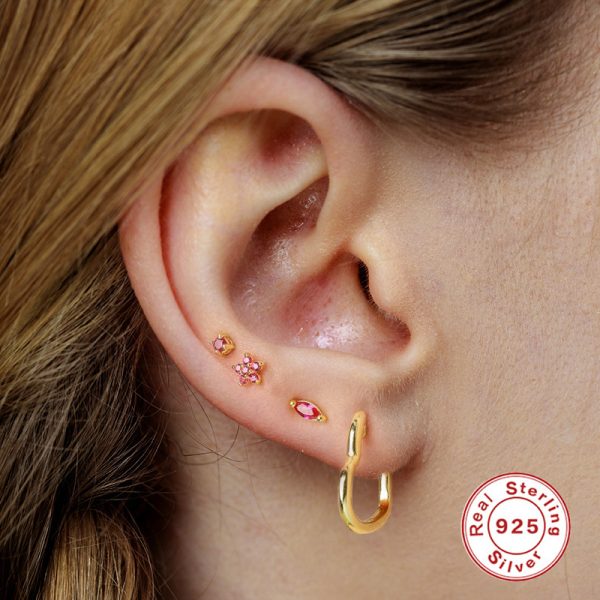 ⁦Color Diamond Snowflake Fashion Trending Earrings⁩ - الصورة ⁦2⁩