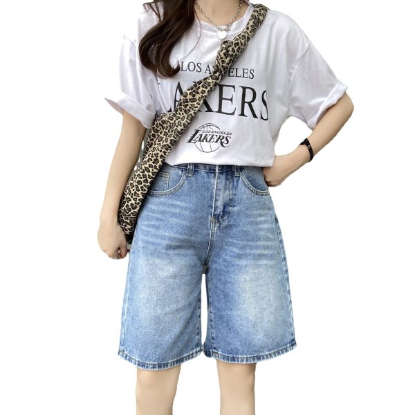 ⁦Women's High Waist Denim Shorts⁩ - الصورة ⁦2⁩