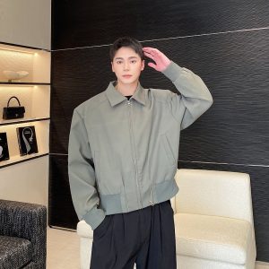 Men's Jackets Are Simple And Versatile