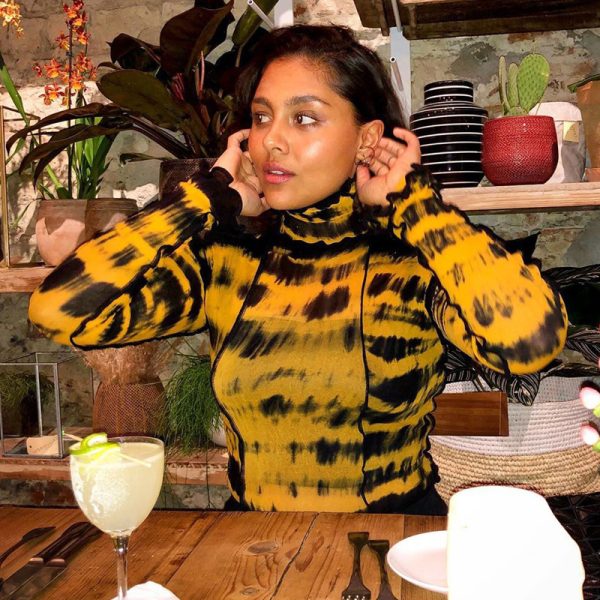 ⁦Women's Long Sleeve High Collar Fashion Printing and Dyeing Slim T-shirt Women⁩ - الصورة ⁦4⁩
