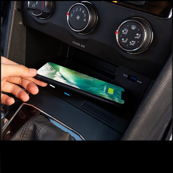 ⁦Car Mobile Phone Wireless Charger Fast Charge Original Car Model⁩ - الصورة ⁦3⁩