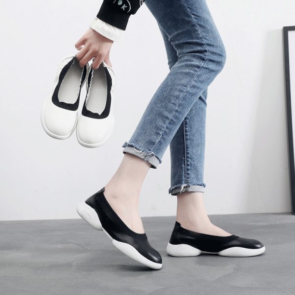 ⁦Women's Leather Low-cut Non-slip Soft Bottom Casual Flat Shoes⁩ - الصورة ⁦2⁩