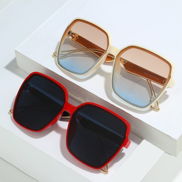⁦Sun Glasses Square Gradient Color Women's Sunglasses Fashion Outdoor UV-proof⁩ - الصورة ⁦2⁩